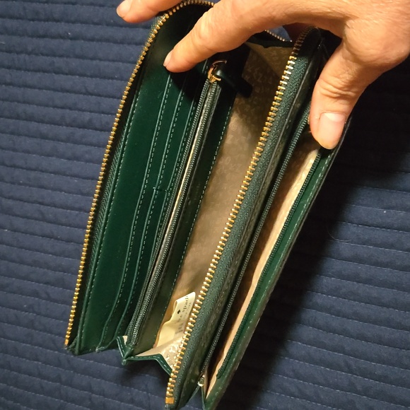 Kate Spade Wallet - Picture 2 of 6
